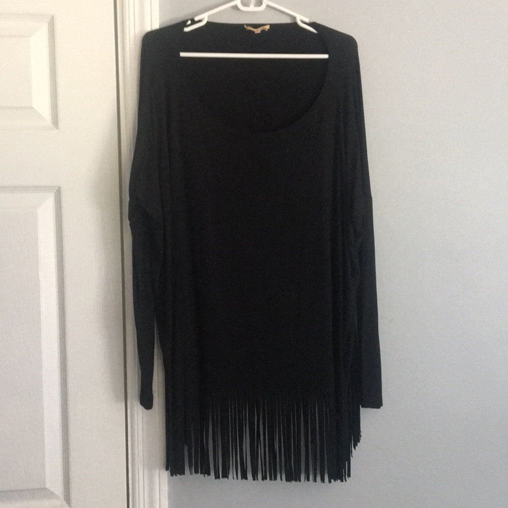 Black tasseled piko